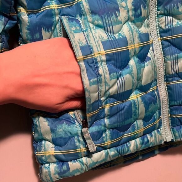 L. L. Bean Kid's Blue Abstract Hooded Insulation Downtek Puffer Jacket Size 8 - Picture 2 of 10